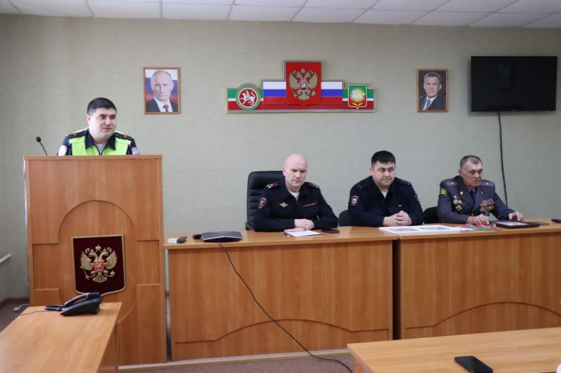Нурлатским студентам рассказали о службе в отделе МВД России